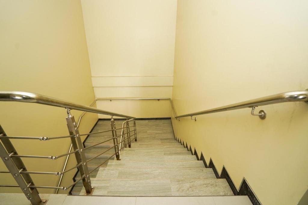 Oyo 1330 Hotel Cahaya 3 Brebek Экстерьер фото