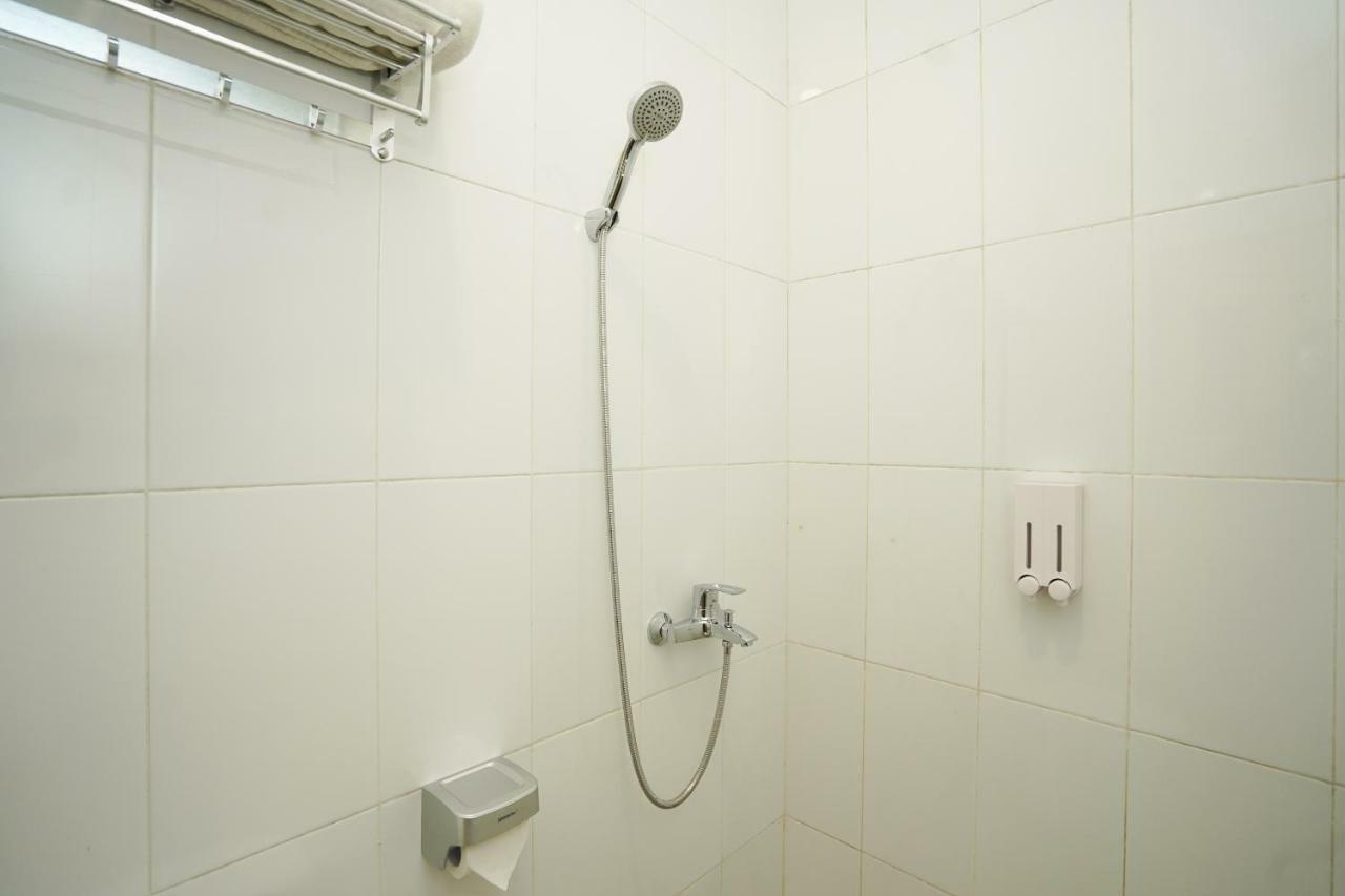 Oyo 1330 Hotel Cahaya 3 Brebek Экстерьер фото