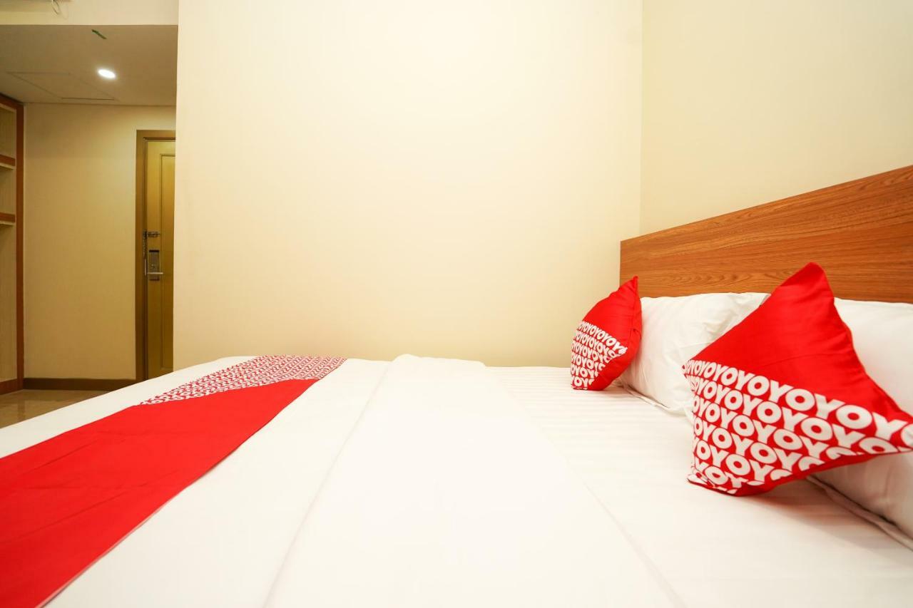 Oyo 1330 Hotel Cahaya 3 Brebek Экстерьер фото