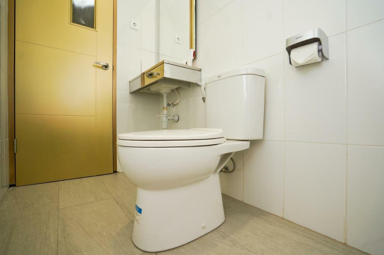 Oyo 1330 Hotel Cahaya 3 Brebek Экстерьер фото