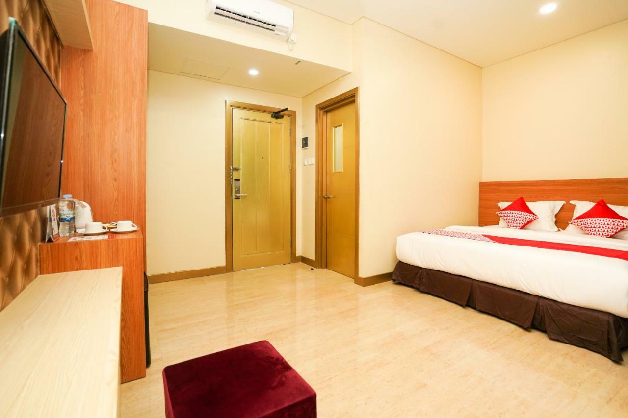 Oyo 1330 Hotel Cahaya 3 Brebek Экстерьер фото